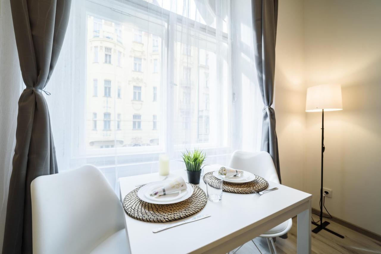 New Apartments Near Dancing House Prague Exterior photo